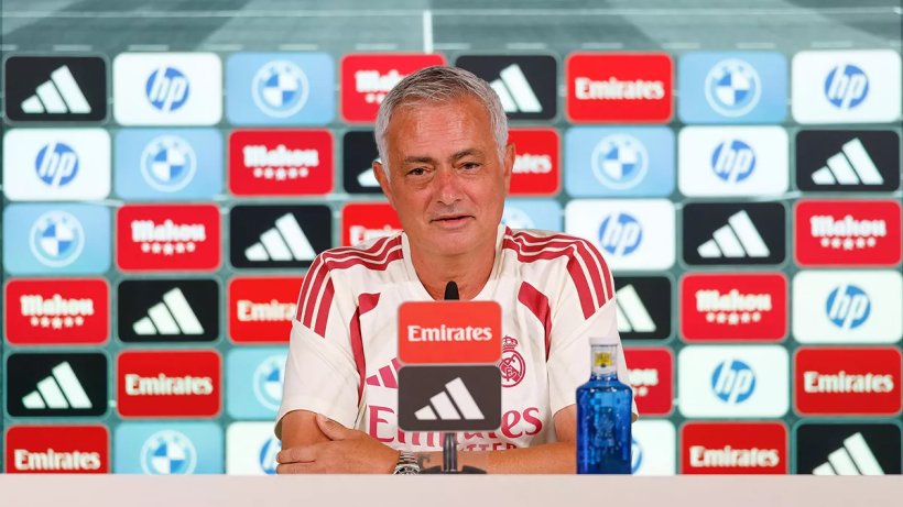 مورينيو: التعاقد مع لاعب وسط سيكون بمثابة اللمسة الأخيرة
