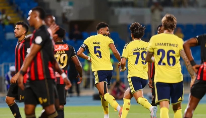 النصر يهزم الرياض برباعية نظيفة ويتصدر ترتيب دوري روشن