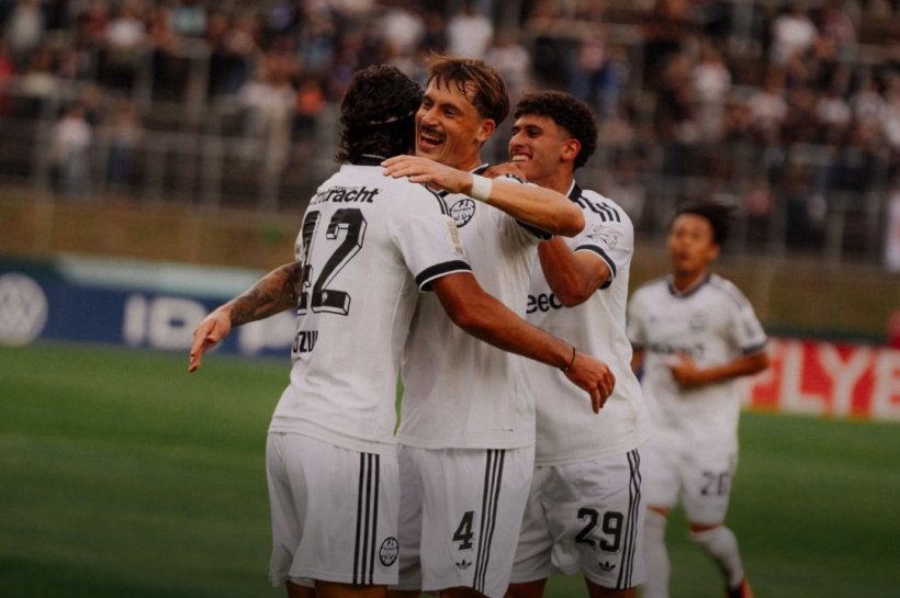 DFB-Pokal: Frankfurt Crushes St. Tönis 11-0 to Reach Round of 16