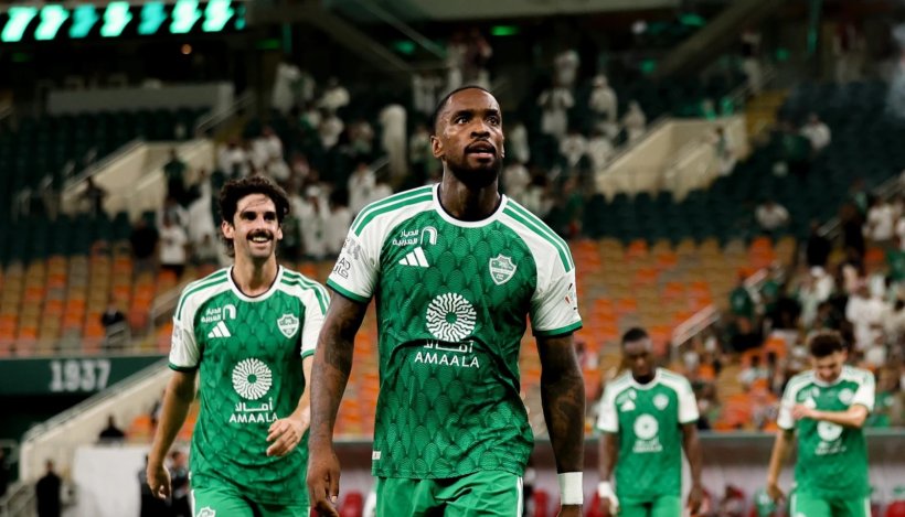 Hat-trick de Toney, Al Ahli aplasta a Abha 4-0