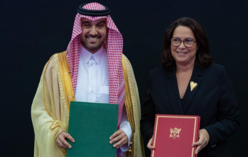 السعودية وفرنسا تعززان التعاون الرياضي بمذكرة تفاهم جديدة