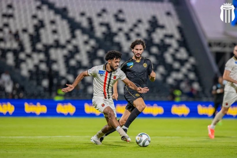 Carrasco Salva al Al Shabab de la Derrota Ante Al Riyadh en la Liga Roshen