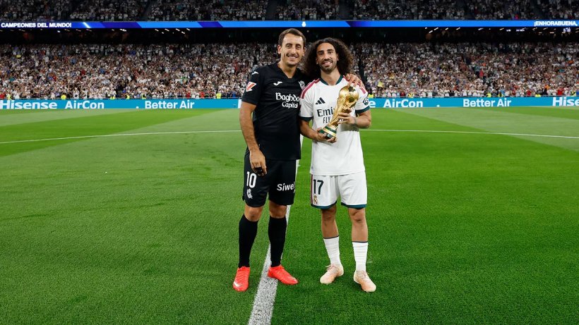 Cucurella honoré au Santiago Bernabéu
