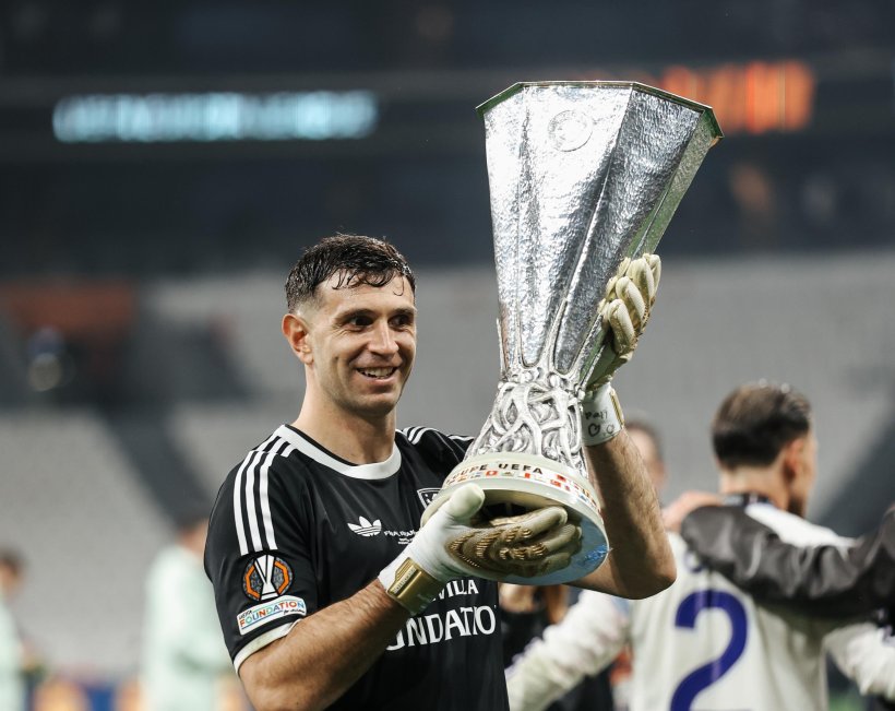 Chelsea Agree Deal with Aston Villa for Emiliano Martinez