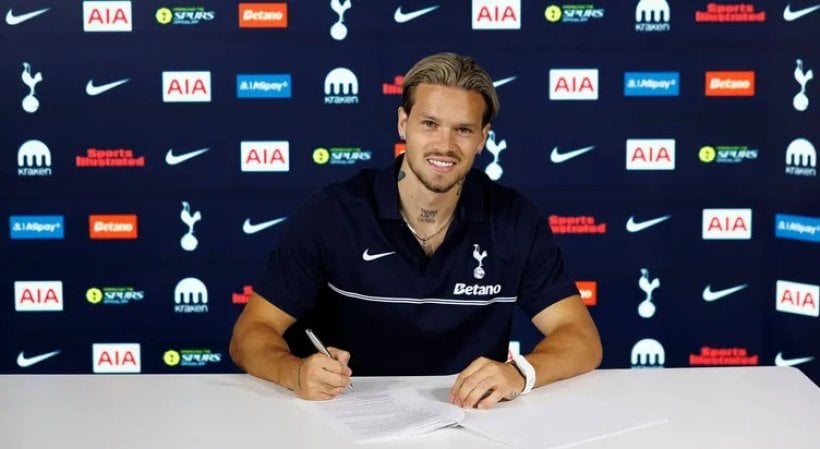 Tottenham officially announces signing of Mudryk