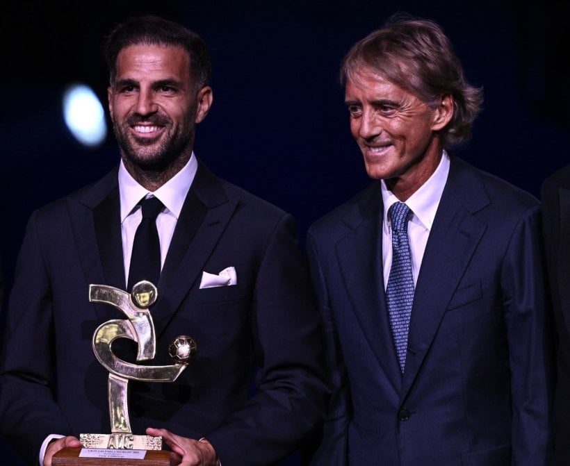 Cesc Fàbregas nommé officiellement Entraîneur de l'année en Serie A
