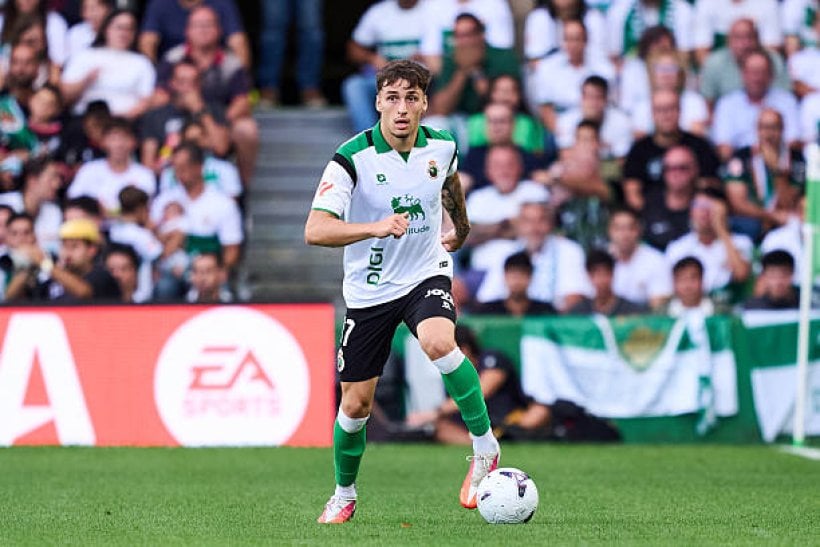Racing plans to raise the release clause in Jorge Salinas' contract