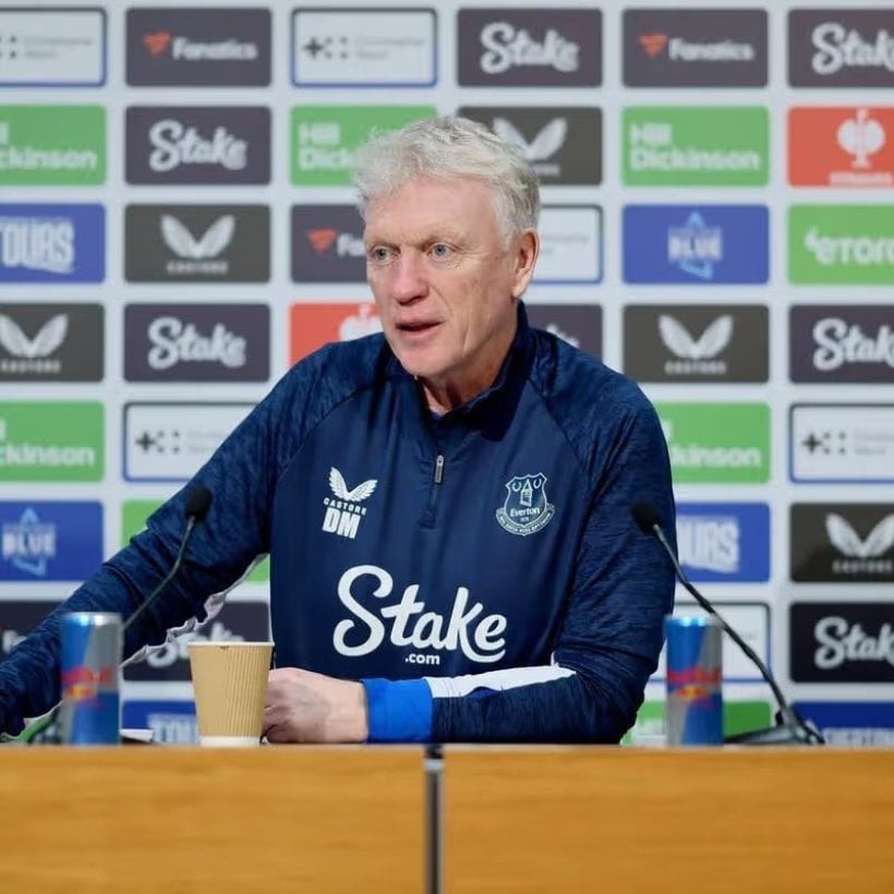 Everton turn to free agents market to solve striker crisis