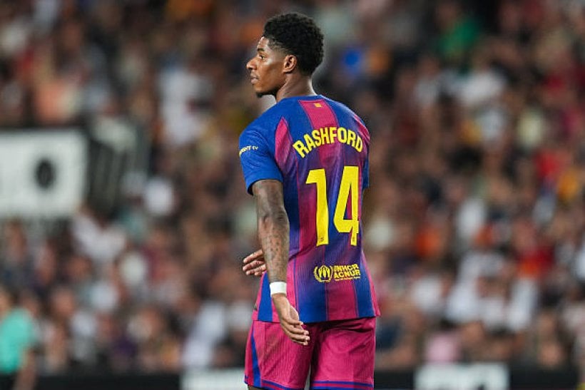 راشفورد يُخلّد ذكرياته مع برشلونة بوشم الرقم 14
