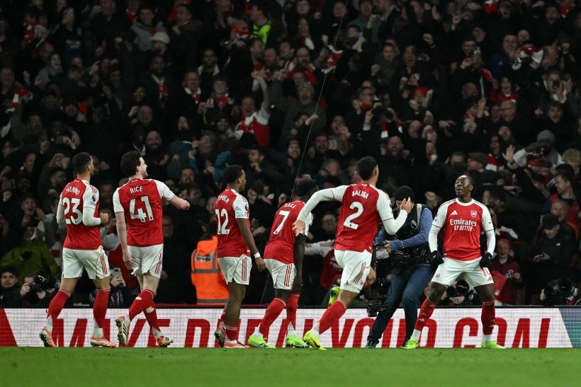 Arsenal trabaja en la renovación de contratos del trío