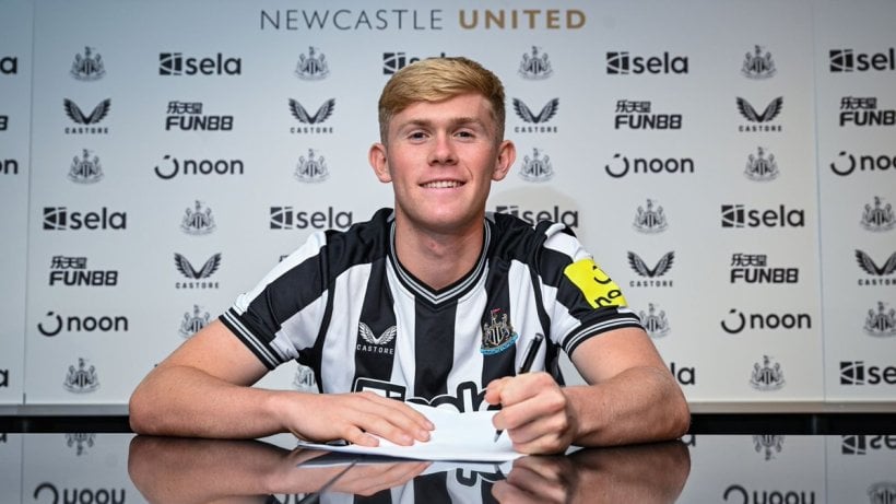 Lewis Hall signs new contract with Newcastle until 2031