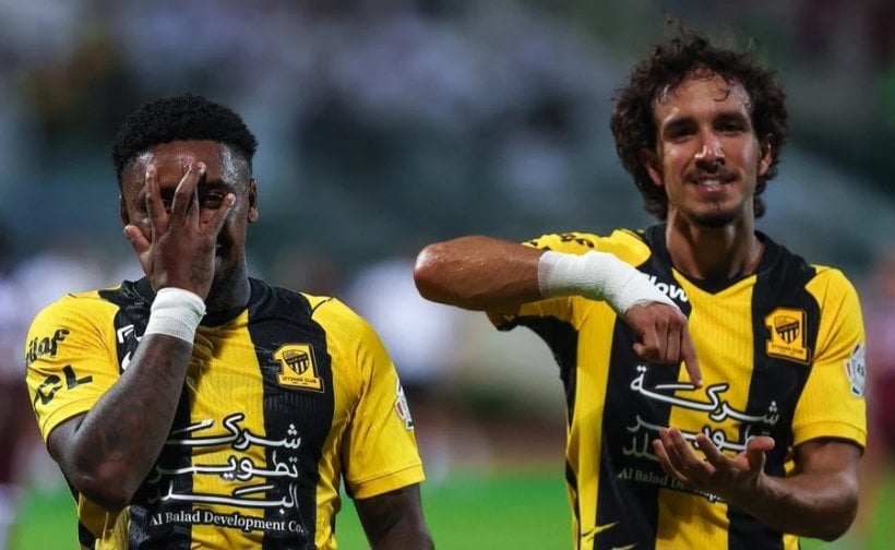 الاتحاد يهزم الفيصلي بثلاثية ويتصدر دوري روشن