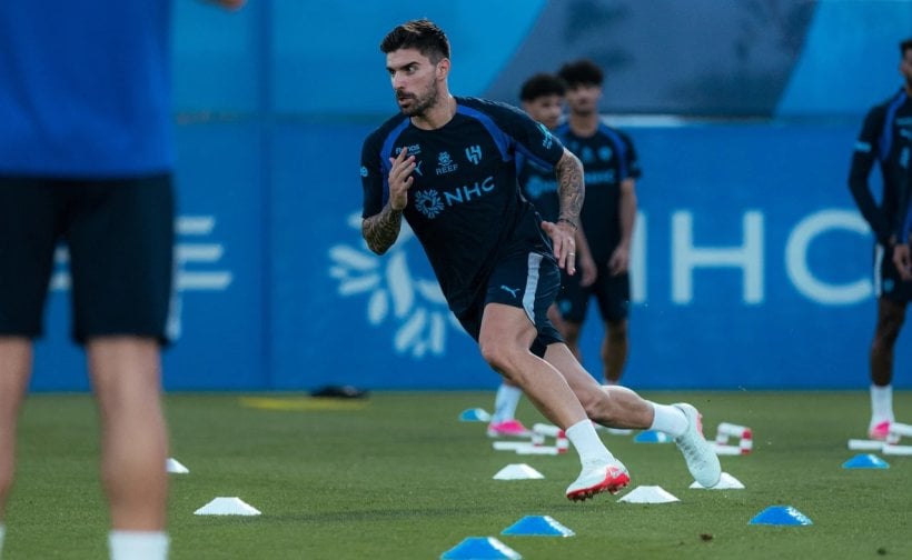 الهلال يتقدم بشكوى لاتحاد الكرة بشأن واقعة "نيفيز"