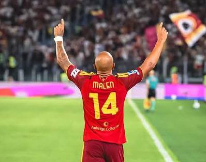 Three English clubs eye Malen as Roma set price