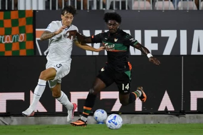 El Lazio continúa su fuerte inicio con victoria sobre Venezia