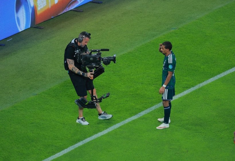 Al-Hammami wins man of the match award in Saudi Arabia vs Kuwait