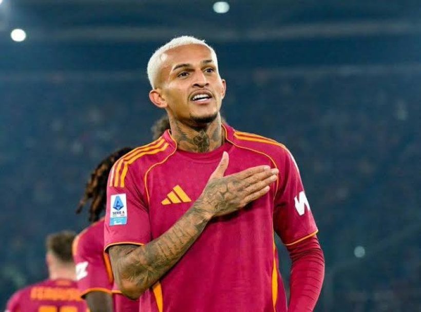 Manchester United adds Wesley to defensive target list