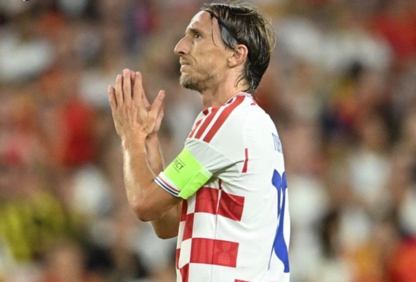 Spain fans celebrate Modrić as the Croatian responds with an emotional message