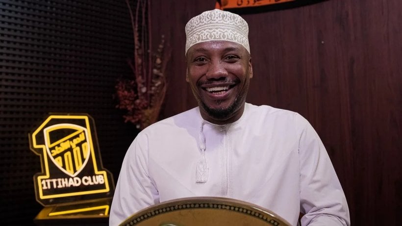 الاتحاد يحتفي بزيارة نجمه السابق العماني أحمد حديد