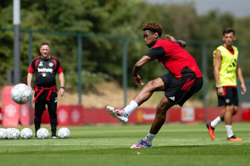 Forgotten Manchester United striker gets golden opportunity.. what will happen next?