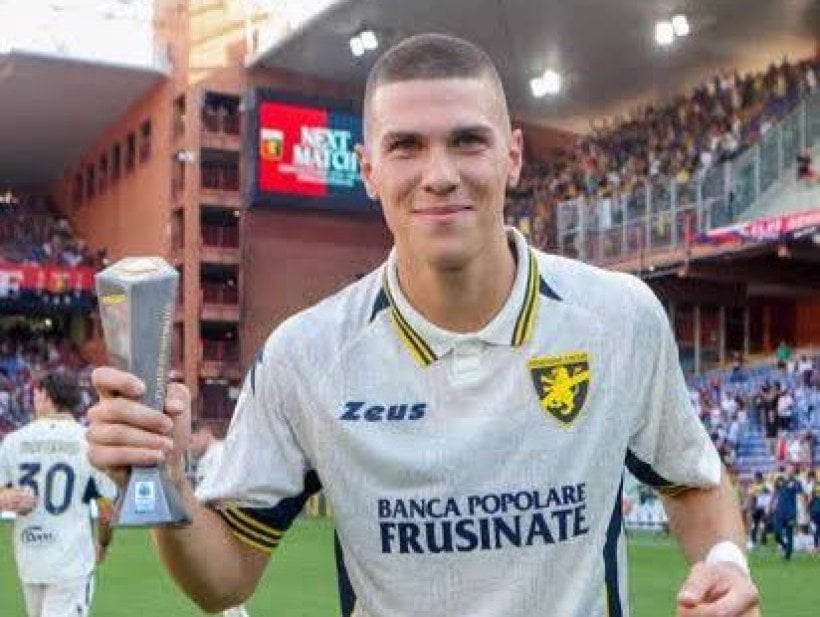 AS Roma target Kvaratskhelia in January as Frosinone demand €25 million