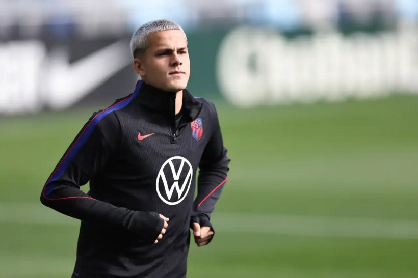 Manchester City face threat to Cavan Sullivan deal amid Barcelona interest