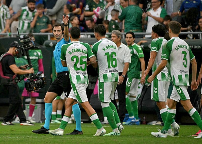 La VAR revela la razón del gol anulado de Real Betis contra FC Barcelona