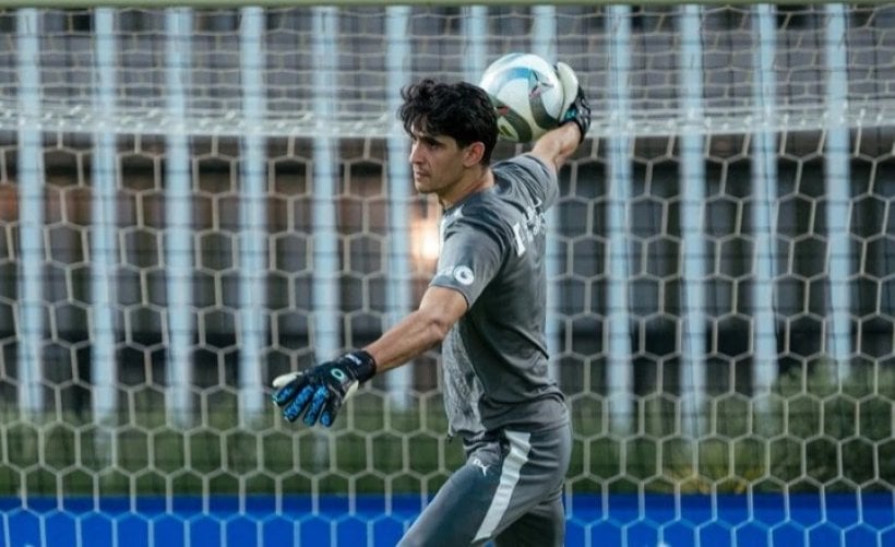هل يرحل عن الهلال؟.. بونو على طاولة ريفر بليت الأرجنتيني