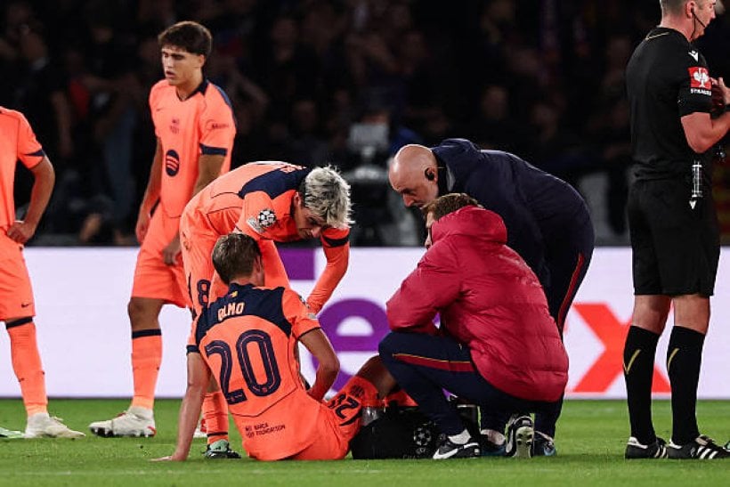 Barcelone subit un coup dur avec la blessure d'Olmo contre Paris Saint-Germain