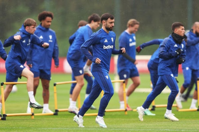 Fernandes under pressure as Como clash could put Carrick to the test at Manchester United