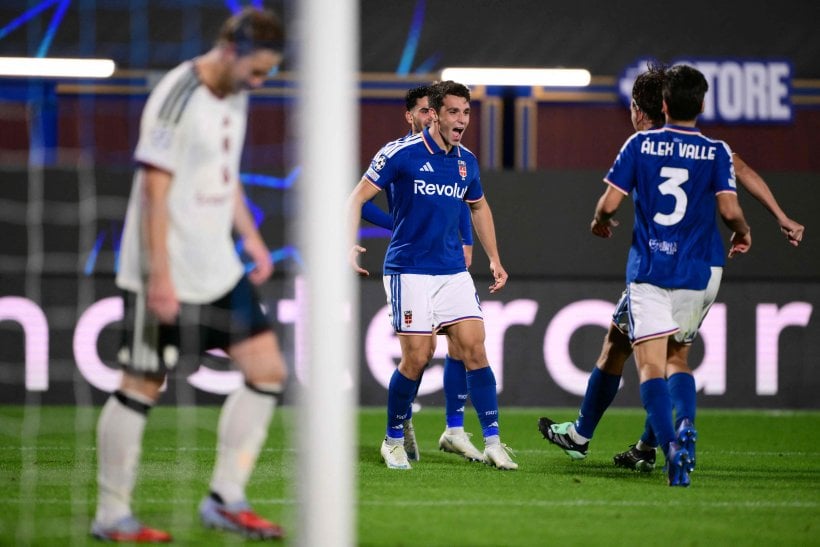 Como thrash Manchester United 4-1 in UEFA Champions League