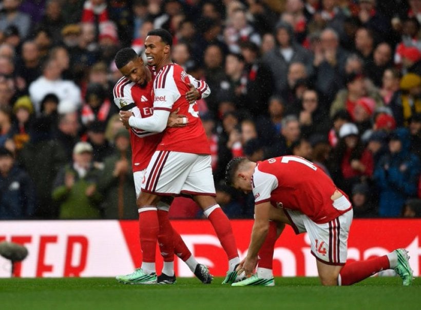 Arsenal empata con Manchester City tras valiosa victoria sobre Everton