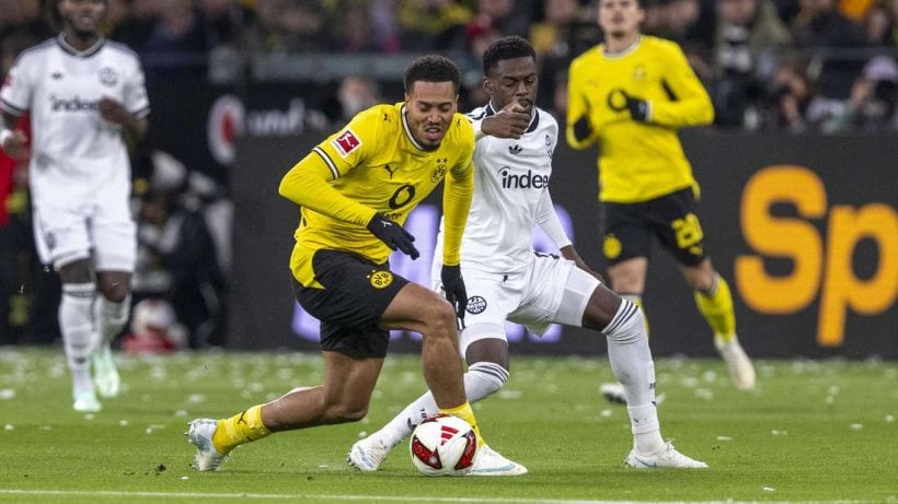 Dortmund toma la delantera temporalmente con un gol tardío ante el Frankfurt