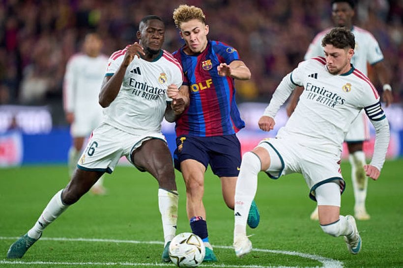 Valverde leaves Barcelona clash due to injury
