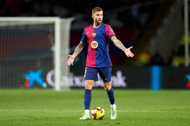 Iñigo Martinez threatens Ter Stegen's number in El Clásico