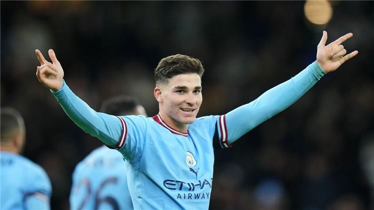 Paris Saint-Germain is preparing to sign Julian Alvarez
