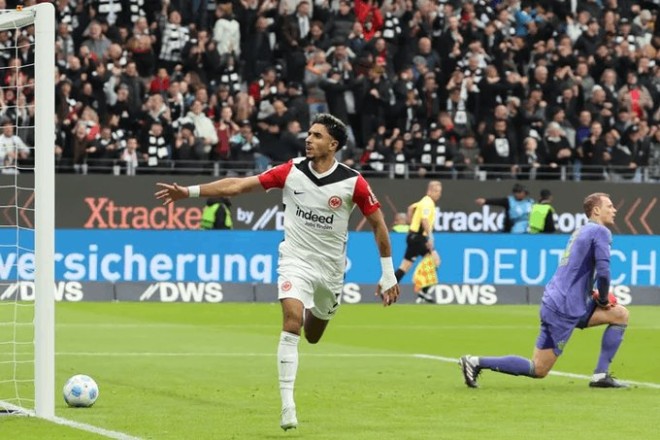 Marmoush leads Frankfurt to a dramatic draw against Bayern Munich