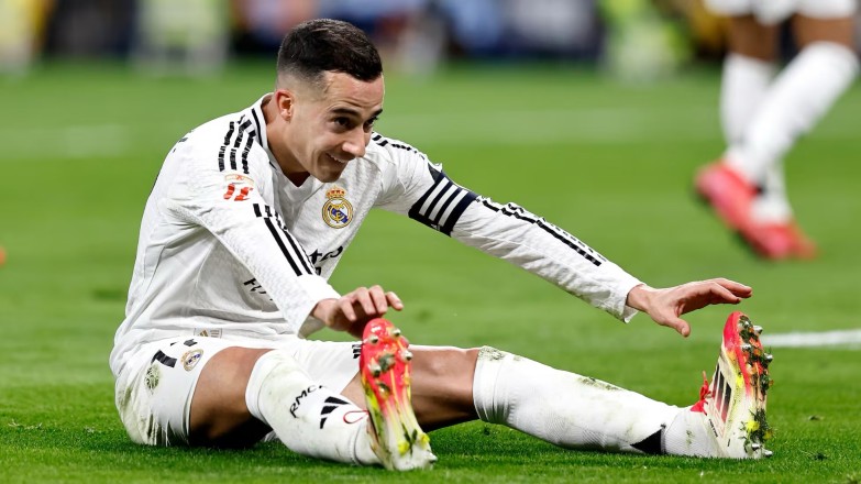 Vasquez outside the face of Manchester City