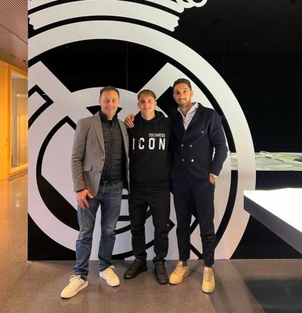 Real Madrid signs a long-term contract with its young player