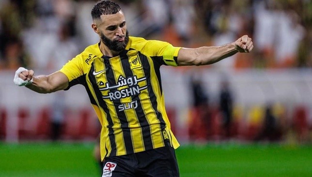 Ferdinand encourages Arsenal to sign Benzema for 6 months