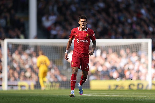Financial Obstacles and Saudi Competition Complicate Diaz's Deal with Barcelona