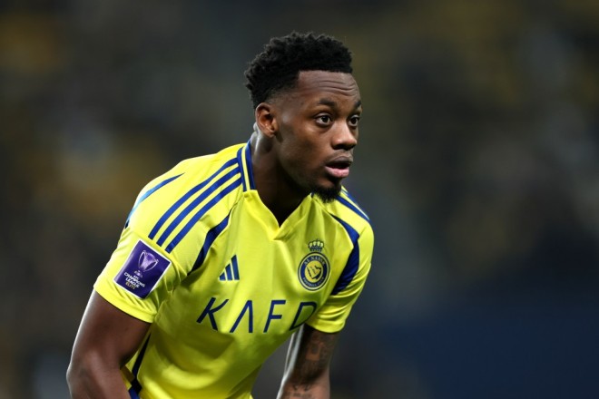 The Absence of Al-Nassr Star Sparks Controversy.. Al-Habsi Criticizes and Beria Defends