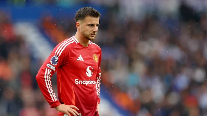 Manchester United Player Returns to Training After Long Absence