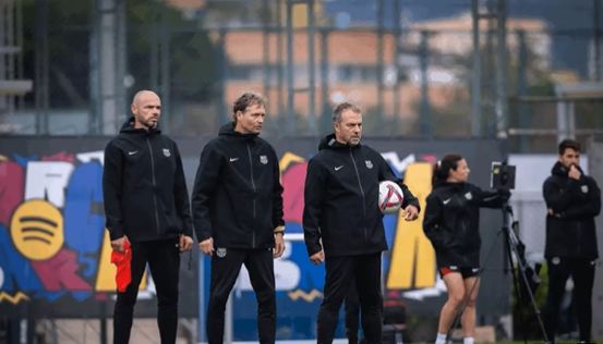 Flick receives a double boost before facing Las Palmas