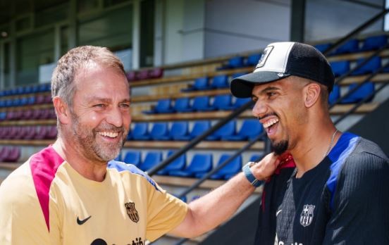 Barcelona takes advantage of Araujo's injury