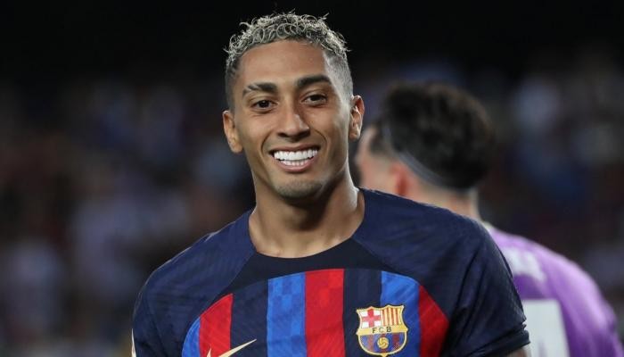 Barcelona presents a new offer for Rafinha