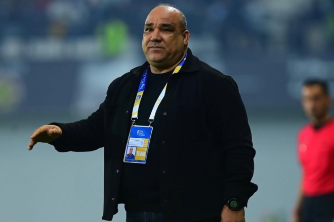 Issam Hamad praises his players after the victory over Al-Naft