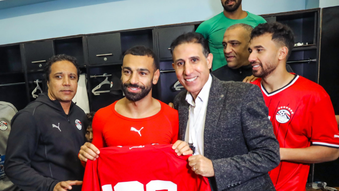 The Egyptian national team honors Mohamed Salah