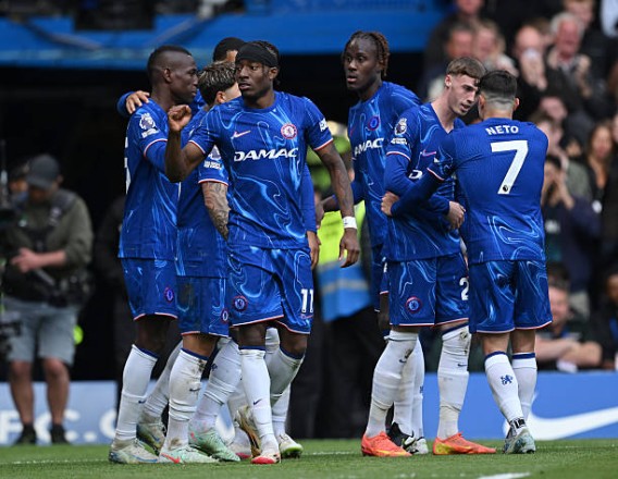 Chelsea amarga la celebración del Liverpool al ganar 3-1
