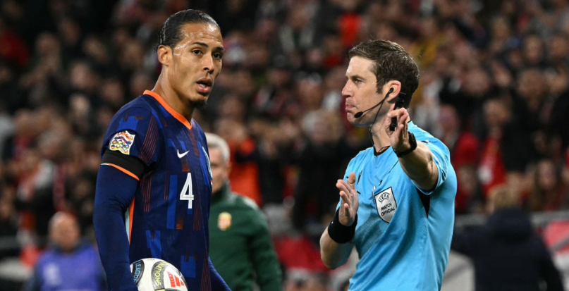 Van Dijk is sent off for the first time in a Netherlands shirt